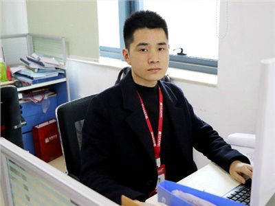 勤勉踏實(shí)、任勞任怨——優(yōu)秀員工雷鑫！